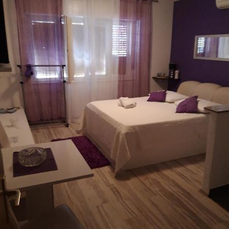 Rooms And Apartment Stambuk II สปลิท ภายนอก รูปภาพ