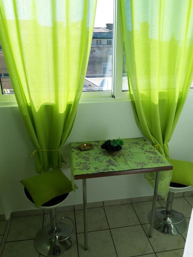 Rooms And Apartment Stambuk II สปลิท ภายนอก รูปภาพ