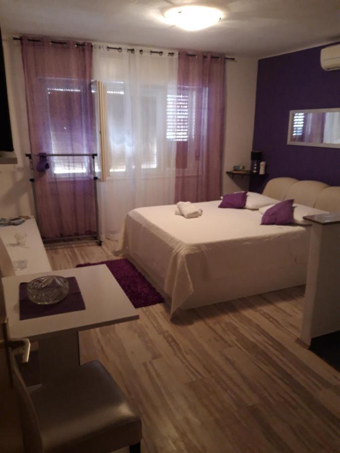 Rooms And Apartment Stambuk II สปลิท ภายนอก รูปภาพ